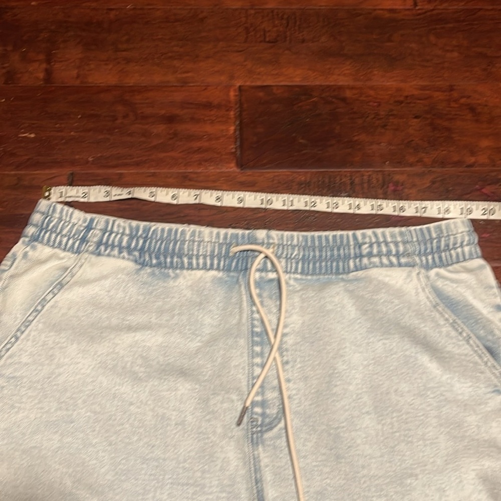 Celebrity Pink denim shorts light wash elastic wait and drawstring frayed sz XXl - Picture 10 of 11